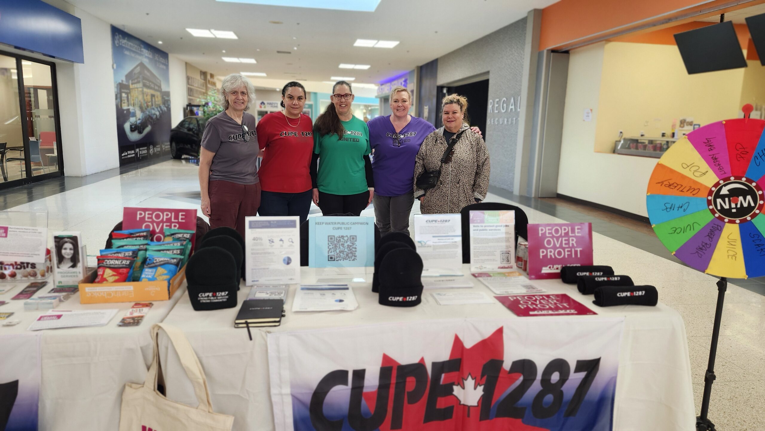 CUPE 1287 Seaway Mall Information Table - CUPE 1287